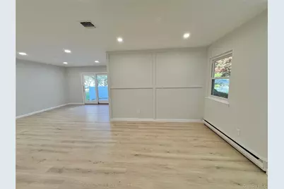 607 Cabot Court, Saint James, NY 11780 - Photo 11