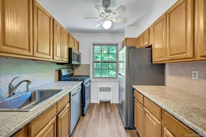 45 Robins Crescent #45, New Rochelle, NY 10801 - Photo 7