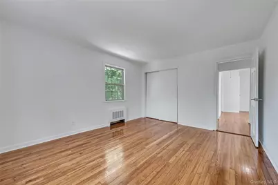 45 Robins Crescent #45, New Rochelle, NY 10801 - Photo 11