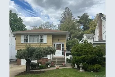 30 Malverne Avenue, Malverne, NY 11565 - Photo 1