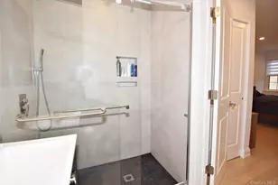208-08 Robert Rd, Bayside, NY 11360 - Photo 25