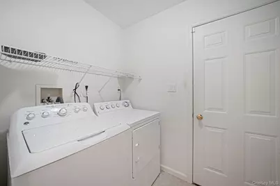 1407 Middle Road #253, Calverton, NY 11933 - Photo 33
