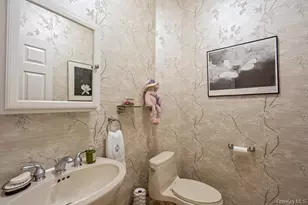 11 Bayview Dr, Plainview, NY 11803 - Photo 25