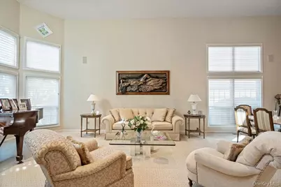 11 Bayview Drive, Plainview, NY 11803 - Photo 5
