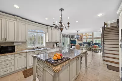 23 Greenwich Avenue, Woodbury, NY 10917 - Photo 11