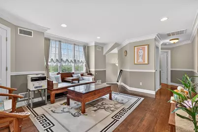 23 Greenwich Avenue, Woodbury, NY 10917 - Photo 19