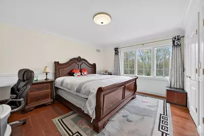 23 Greenwich Avenue, Woodbury, NY 10917 - Photo 29