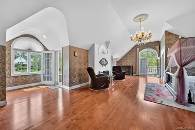 23 Greenwich Avenue, Woodbury, NY 10917 - Photo 21