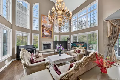 23 Greenwich Avenue, Woodbury, NY 10917 - Photo 7