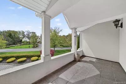 23 Greenwich Avenue, Woodbury, NY 10917 - Photo 23