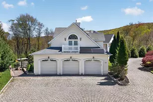 23 Greenwich Ave, Woodbury, NY 10917 - Photo 3