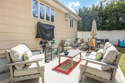 787 Frankford Road, West Babylon, NY 11704 - Photo 33