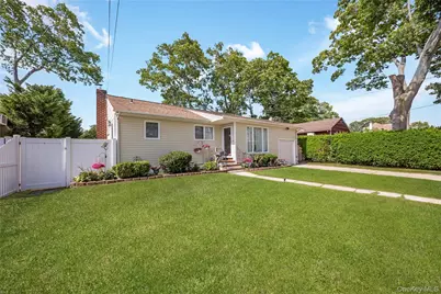 787 Frankford Road, West Babylon, NY 11704 - Photo 3