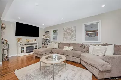 787 Frankford Road, West Babylon, NY 11704 - Photo 7