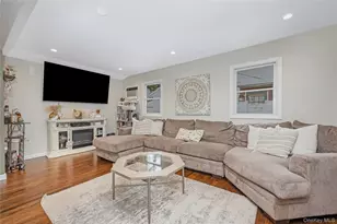 787 Frankford Rd, West Babylon, NY 11704 - Photo 7