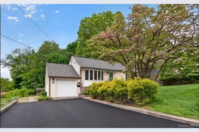 29 Christine Lane, Tappan, NY 10983 - Photo 1