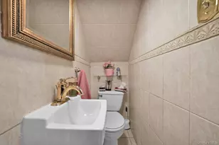 85-14 123rd St, Kew Gardens, NY 11415 - Photo 19