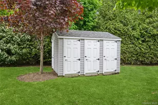 608 Carman Ave, Westbury, NY 11590 - Photo 25