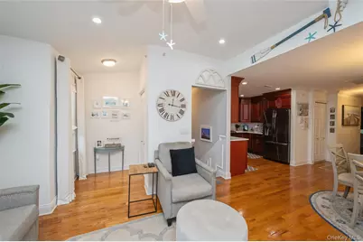 608 Carman Avenue #C2, Westbury, NY 11590 - Photo 7