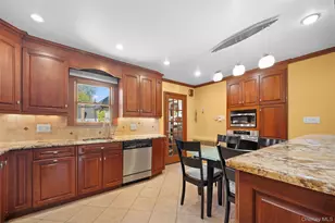 49-28 167th St, Fresh Meadows, NY 11365 - Photo 7
