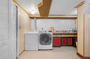 49-28 167th St, Fresh Meadows, NY 11365 - Photo 17