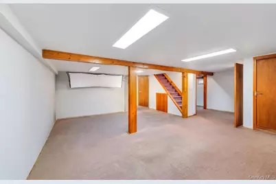 529 Liberty Street, Uniondale, NY 11553 - Photo 17
