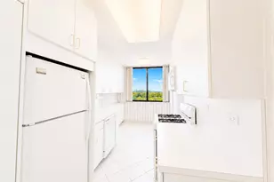 270-10 Grand Central Pkwy, Floral Park, NY 11005 - Photo 7