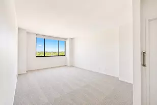 270-10 Grand Central Pkwy, Floral Park, NY 11005 - Photo 15