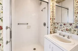 270-10 Grand Central Pkwy, Floral Park, NY 11005 - Photo 13