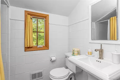 11 North Road, Oyster Bay, NY 11771 - Photo 13