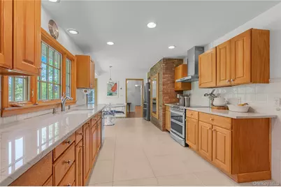 11 North Road, Oyster Bay, NY 11771 - Photo 9