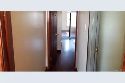 10515 Jamaica Avenue, Richmond Hill, NY 11418 - Photo 21