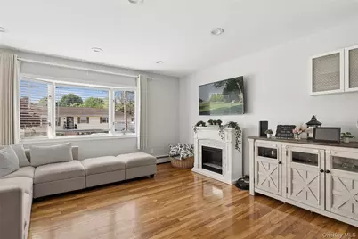 227 Chelsea Avenue, West Babylon, NY 11704 - Photo 5