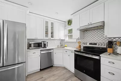 227 Chelsea Avenue, West Babylon, NY 11704 - Photo 7