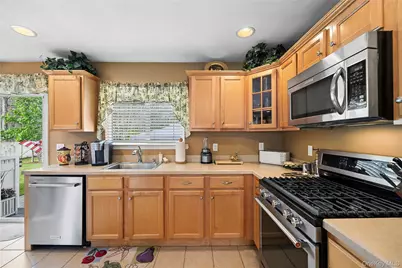 54 Winterberry Drive, Middle Island, NY 11953 - Photo 5