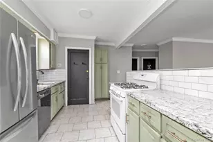 1125 Esther St, Franklin Square, NY 11010 - Photo 7