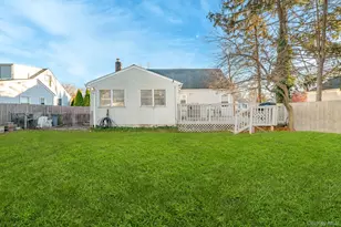 116 E 13th St, Huntington Station, NY 11746 - Photo 5