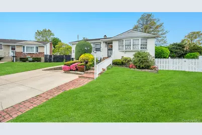 2566 Nelson Drive, Seaford, NY 11783 - Photo 3