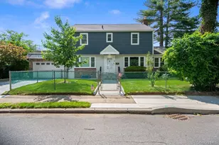 165 Linmouth Rd, Malverne, NY 11565 - Photo 3