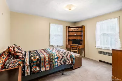 165 Linmouth Road, Malverne, NY 11565 - Photo 17