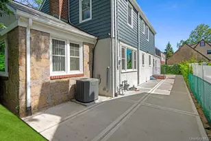 165 Linmouth Rd, Malverne, NY 11565 - Photo 23
