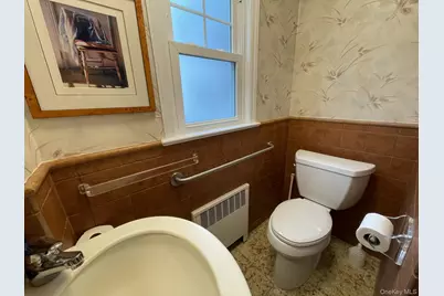 165 Linmouth Road, Malverne, NY 11565 - Photo 11