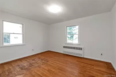 65 Grant Avenue, Albertson, NY 11507 - Photo 9