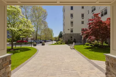 1 Stoneleigh #5J, Bronxville, NY 10708 - Photo 5