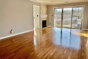 132 Fairfield Dr, Holbrook, NY 11741 - Photo 5