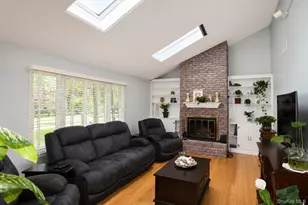 5 Stillwood Rd, Brookhaven, NY 11719 - Photo 7