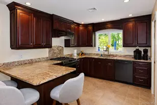 5 Stillwood Rd, Brookhaven, NY 11719 - Photo 9