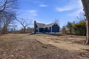 452 Montauk Hwy, East Quogue, NY 11942 - Photo 3