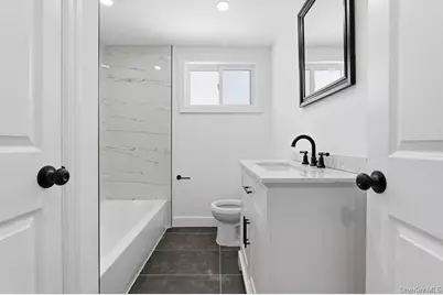 452 Montauk Highway, East Quogue, NY 11942 - Photo 15
