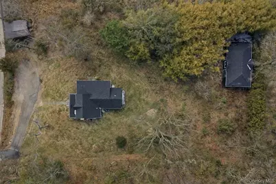 452 Montauk Highway, East Quogue, NY 11942 - Photo 5